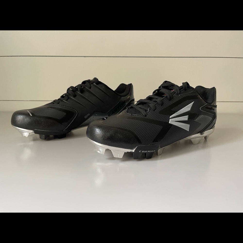 BRAND new little league World Series Easton Baseball cleats
